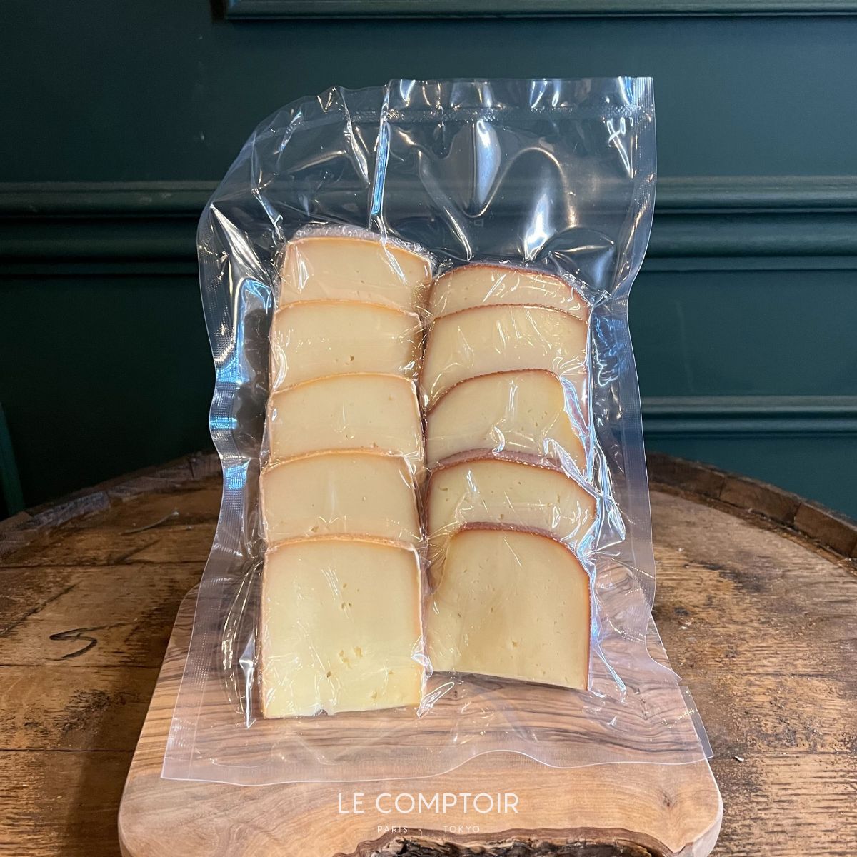 2種のラクレットチーズ• Set Raclette • チーズとワイン専門店 | Le