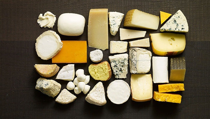 フランス人が食べるチーズは？